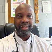 Kevin Olds's Instagram, Twitter & Facebook