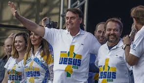 El líder de acción republicana, josé antonio kast, fue intervenido hace unos días en la clínica alemana a raíz de un desprendimiento de retina en su según detalló su esposa, pía adriasola, kast tiene que estar de guata, así la presión va hacia arriba y ayuda a que la retina se mantenga pegada. Bolsonaro Propone Abstinencia Como Eje De La Educacion Sexual En Brasil Interferencia