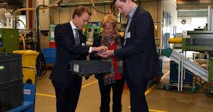 Kg has 273 employees at this location and generates $55.39 million in sales (usd). Huckeswagen Europa Kandidat Besucht Firma Pflitsch
