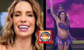 Andrea Hoy's Instagram, Twitter & Facebook