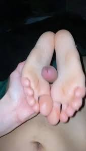 Sleeping footjob 1 - ThisVid.com
