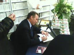 Je pense à lui, si engagé, si fidèle et malicieux, je pense aux siens, à ses compagnons. Le Maire De Pau Francois Bayrou Face Aux Juges