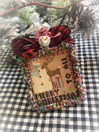 The gifts are pockets for your hands. Priscillas Jolly July Ornament Finishes