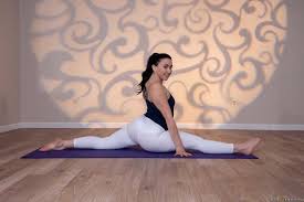 Galería de fotos porno 🌶️ Yoga Freaks: Episode Ten - PornHat