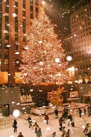 Pin By Marianne Gilbert On Friends In 2020 New York Christmas Christmas Aesthetic Christmas Wallpaper
