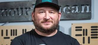 Dan Sindel's Instagram, Twitter & Facebook