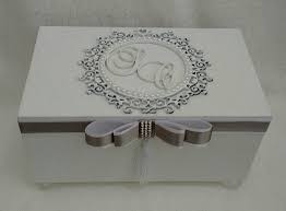 Caixinha De Mdf Para Lembrancinha De Casamento Pin De Andreea Colta Em Decupaj Caixa De Casamento Caixinhas Para Lembrancinhas De Casamento Caixas Decoradas