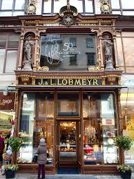 Lobmeyr Is Well Known All Over The World For Glas Culture And Light Design Nowadays The Glas Empire Not Only Focuses On Tradition Wien Osterreich Architektur