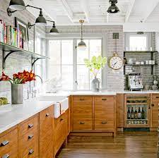 Great kitchen design layout for your kitchen design inspirations. 8 Ways To Decorate With Oak Cabinets For A Modern Look Better Homes Gardens