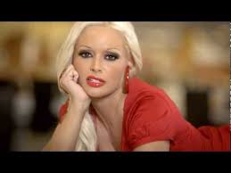 Daniela katzenberger ist mir seit diesem artikel direkt ans herz gewachsen. Daniela Katzenberger Vierbeiner Poco Domane Kw 40 Youtube