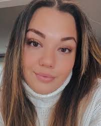 Lynn Cromwell's Instagram, Twitter & Facebook