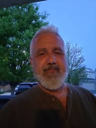 Sir John A MacDonald school class of 77 photo discussion in London, Ontario