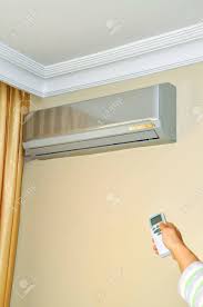 Wenn sie bloß nachts ungestört schlafen möchten, genügt eine leise klimaanlage im schlafzimmer. Klimaanlage Innengerat Hause Wand Lizenzfreie Fotos Bilder Und Stock Fotografie Image 18683637
