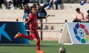 Frankreichs superstar kylian mbappe bekommt bei paris st. Kylian Mbappe S Younger Brother Ethan Scores On Psg U12s Debut Daily Mail Online