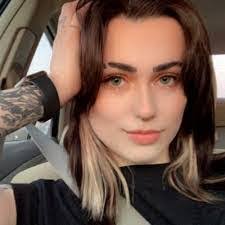 Alissa Weitz's Instagram, Twitter & Facebook