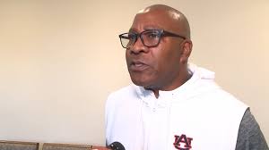 Auburn Topples Tennessee, 26-22