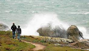 Météo bois de cene, météo saint laurent sur sevre, météo mortagne sur sevre, météo mouilleron le captif, météo benet, météo mache, météo la genetouze, météo aizenay, météo venansault, météo beaulieu sous la roche. Coup De Vent Sur La Bretagne Dans La Nuit De Vendredi A Samedi Bretagne Le Telegramme