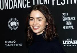 Lily's paternal grandfather was greville philip austin collins (the son of austin george percy collins and phillis/phyllis mary piper). Lily Collins Una Trasformista Dello Stile Www Stile It