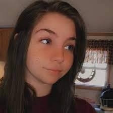 Lola Odom's Instagram, Twitter & Facebook