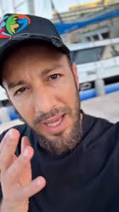 Non è facile quando si è sinceri e sensibili ... Ma occorre imparare ... ne  va della ns serenità... #vita #sincerità #convenienza #cuore #amareglialtri  #power