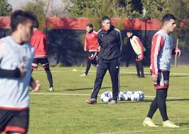 Juan pablo vojvoda rizzo (born 13 may 1975) is an argentine football manager and former player who played as a central defender. Juan Pablo Vojvoda Piensa En La Copa Argentina Diario El Ciudadano Y La Region