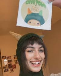 Isabella Ackerman's Instagram, Twitter & Facebook