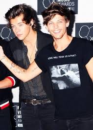 Love Will Tear Us Apart T Shirt Louis Tomlinson Harry And Louis On The Red Carpet For The Vma S