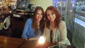Elçin is best known for her leading role defne in the star tv romantic comedy series, kiralık aşk. Unlulerin Yaslanmayi Akillarinin Ucunden Bile Gecirmemis Genc Anneleri Listelist Com