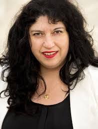 Elizabeth Paine's Instagram, Twitter & Facebook