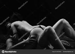 Sexy Sensual Pareja Amor Desnudo Hombre Mujer Teniendo Sexo Juegos — Foto  de stock 661233932 © stetsik