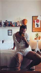 Vídeos em que ele aparece em momentos íntimos com uma moça foram divulgados em diversos perfis na rede social. Wagner Santiago Ex Bbb 18 Tem Video Intimo Vazado E Repercute Na Web Tomando Providencias Tv E Lazer Extra Online