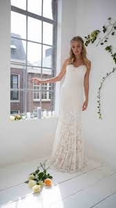 Schleier von der premiummarke olvis lace collection bridal an. Olvi S Atelier 7