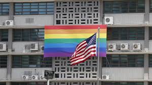 Etter fjorårets heldigitale festival kommer oslo pride i år. Us Diplomats Work Around White House Gay Pride Flagpole Ban Bbc News