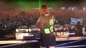 Victor ruiz & bart skils. Amelie Lens Awakenings Festival 2019 Day 2 Youtube