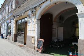 Dacă o considerați destul de grea, grasă și mult prea picantă, puteți avea dreptate, dar este… MergeÈi In Cluj Se MÄnancÄ Bine Èi Ieftin La VÄrzÄrie