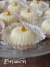 Bniwen Au Sirop D Erable Et Coco Gourmandise Assia Mini Cakes Food Desserts