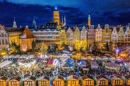 Gdansk Christmas Market at night
