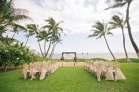 Just Maui D A Hawaii Wedding With Aloha Details Maui Destination Wedding Maui Wedding Planners Destination Wedding