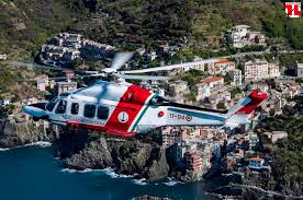 E non a caso gli splendidi scatti realizzati da sergio riccardo, grazie anche al contributo della componente subacquea della guardia costiera, ripropongono tematiche attuali e di interesse universale sullo. Guardia Costiera Sarzana Luni 1Âª Sezione Volo Elicotteri Airholic It