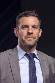 Larry Bears's Instagram, Twitter & Facebook