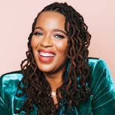 Karen Bearss's Instagram, Twitter & Facebook