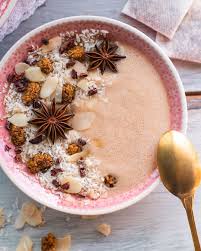 Pamela Reif On Instagram Chai Smoothie Bowl A Little Sweet Spicy Dieses Rezept Ist Auch Te Lebensmittel Essen Gesunde Snacks Gesunde Fruhstucksrezepte