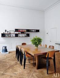 A 1620s Paris Apartment Pays Homage To A Couple S Shared Passion In Decorative Arts Minimalist Dining Room Modern Dining Room Dining Room Design