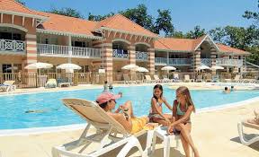 3 Locations Appartement 6 7 Pers Studio 4 Pers Et Studio 2 Pers Iziva Com Soulac Sur Mer Vacances Vacances En France