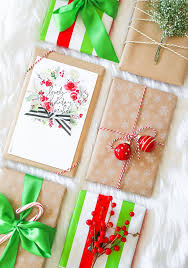 Looking For Unique And Easy Gift Wrapping Ideas For Christmas Click Through For An Easy Hol Gift Wrapping Techniques Simple Gift Wrapping Simple Holiday Gifts