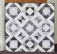Black And White Quilt Patterns Free Evening Blooms Quilt Free Quilt Pattern Love To Sew Quilt Patterns Free Quilts Quilt Patterns