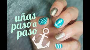 Comienza aplicando una capa de brillo para protegerlas del esmalte. 3 Disenos De Unas Marineras Paso A Paso Nailistas Esmaltes Permanentes Y Productos De Unas Nailistas Esmaltes Permanentes Y Productos De Unas Tienda Online De Esmaltes Permanentes