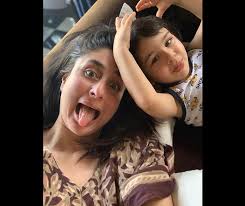 It is reported that she was admitted to bridge candy hospital in mumbai last night. Kareena Kapoor Khan Inspires Fellow Preggers Reveals What Different She Is Doing During Her Second Pregnancy