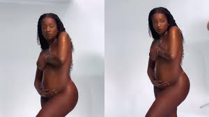 Iza serve sensualidade ao fazer ensaio de fotos nua após anuncio de  gravidez do primeiro filho - Purepeople