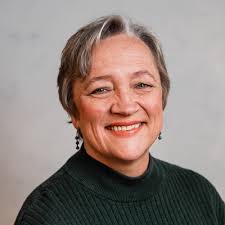 Kristen Berg (@MrsQueenberg)